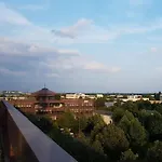 بيت شباب C & N